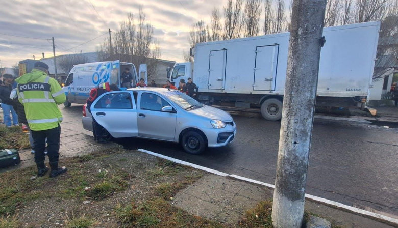 Accidente en Bilbao y Rivadavia: Una mujer embarazada debió ser trasladada al hospital