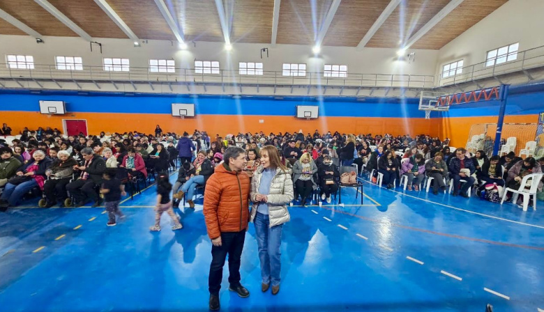 López y Pino encabezaron un nuevo Gran Bingo Solidario en Río Grande a beneficio de los comedores comunitarios
