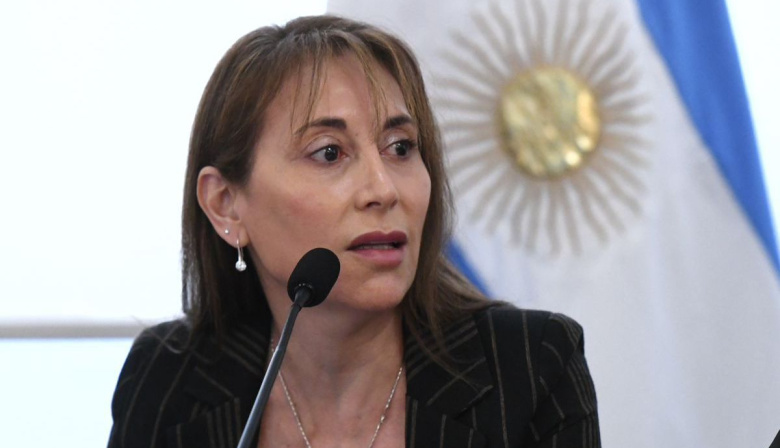 La senadora López presentó un proyecto de ley para impulsar la conexión aérea de Tierra del Fuego con la Antártida