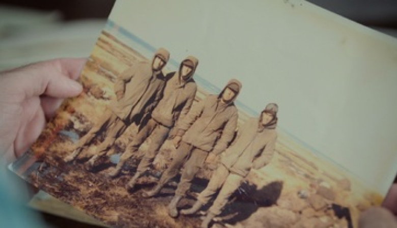 Las voces del silencio: el documental que revive las denuncias de las torturas a soldados de Malvinas