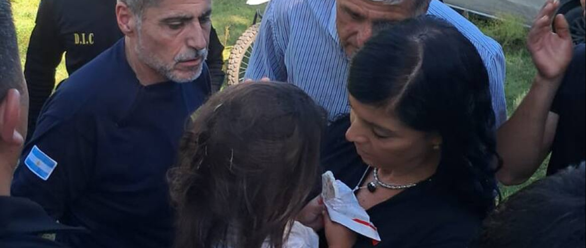 Encontraron con vida a Esmeralda, la nena de 2 años que había desaparecido en Cosquín