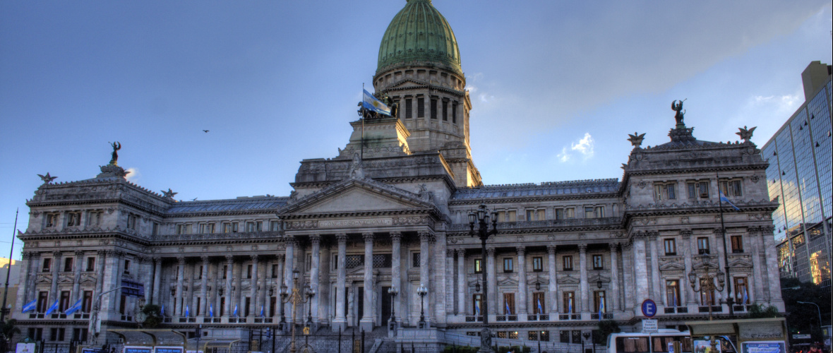 "72 personas deciden quién puede comprar la Argentina": lanzan una campaña sobre la Ley de Tierras