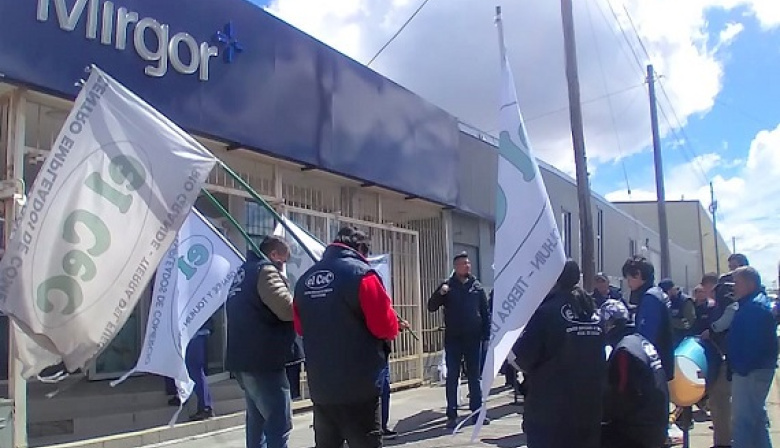 Mirgor despidió a 28 empleados de limpieza: protestas y retención de tareas