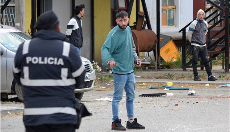 Tres sujetos violentos fueron detenidos por la policía