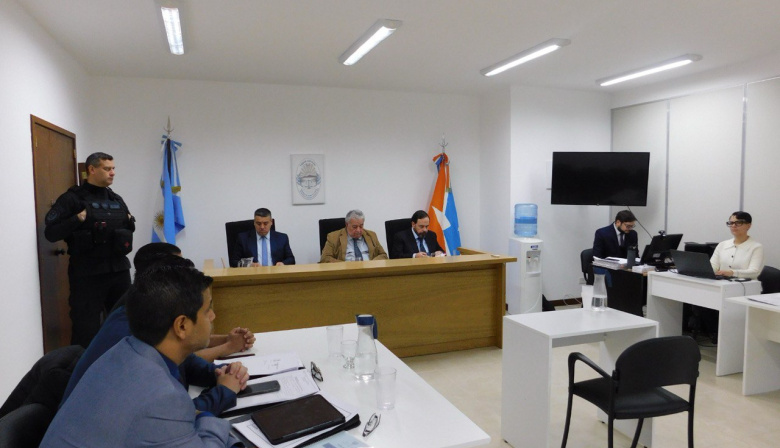 Comenzó el juicio a un hombre acusado de abusar de su hija biológica
