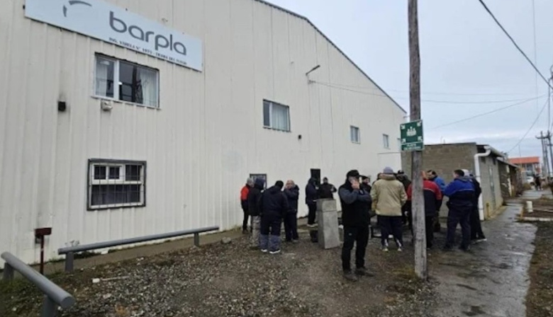 Ex trabajadores de Barpla reclaman el pago de la indemnización