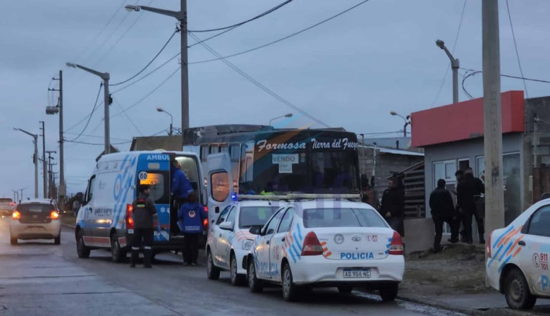 Un hombre se autolesionó cuando lo excluían del hogar por orden judicial