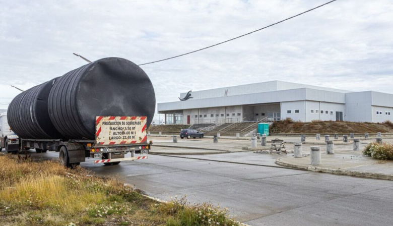 Continúan recibiendo equipamiento para el nuevo natatorio olímpico