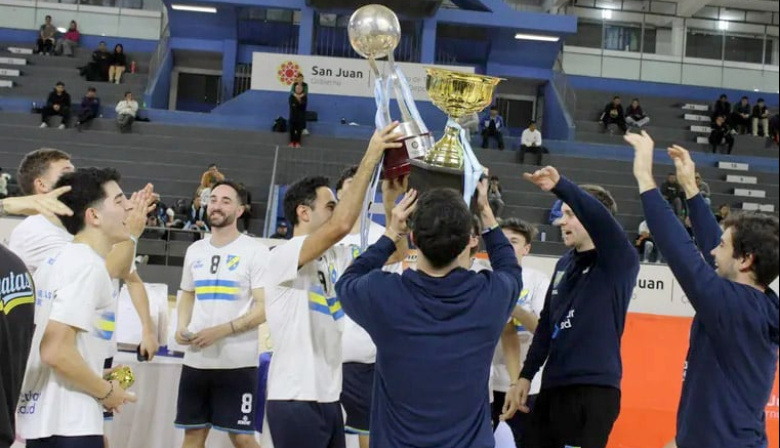 Regatas de Rosario se coronó Campeón ante Mercantil