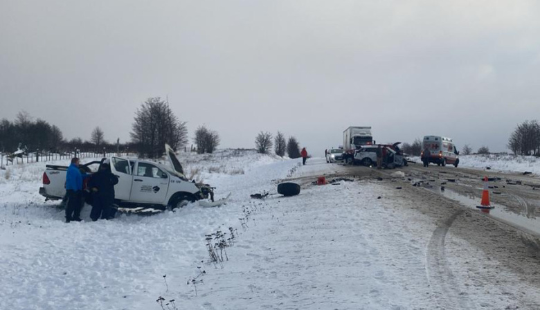 Impresionante choque entre dos camionetas: 6 Heridos trasladados a Ushuaia y Tolhuin
