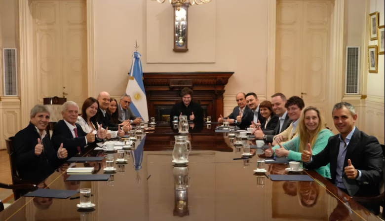 Tras el fallo de YPF, Javier Milei convocó a su Gabinete en Casa Rosada para elaborar la estrategia judicial