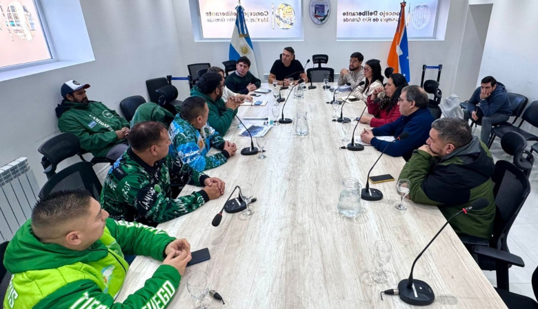 Concejales junto a camioneros y vecinos analizan el tránsito pesado en Margen Sur
