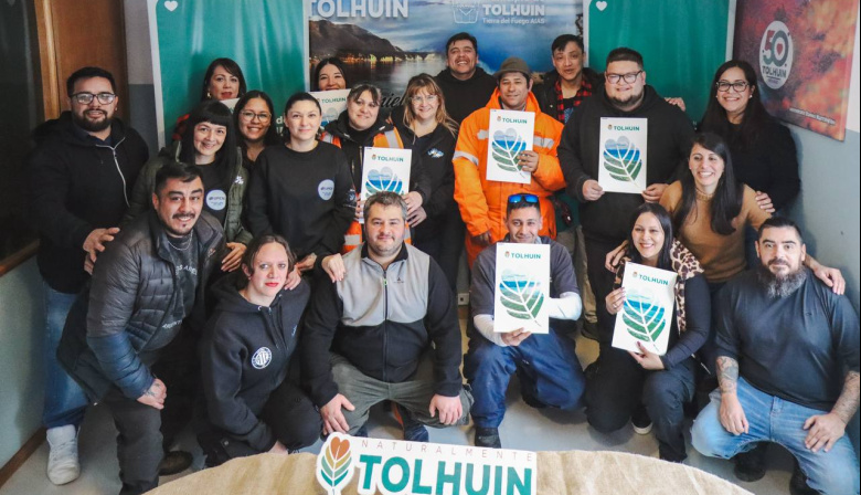 El Municipio de Tolhuin entregó nuevas plantas permanentes a trabajadores y trabajadoras