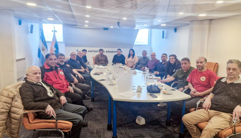El Gobierno Provincial y la Federación de Asociaciones de Bomberos Voluntarios se reunieron para avanzar en mejoras del sistema de emergencias