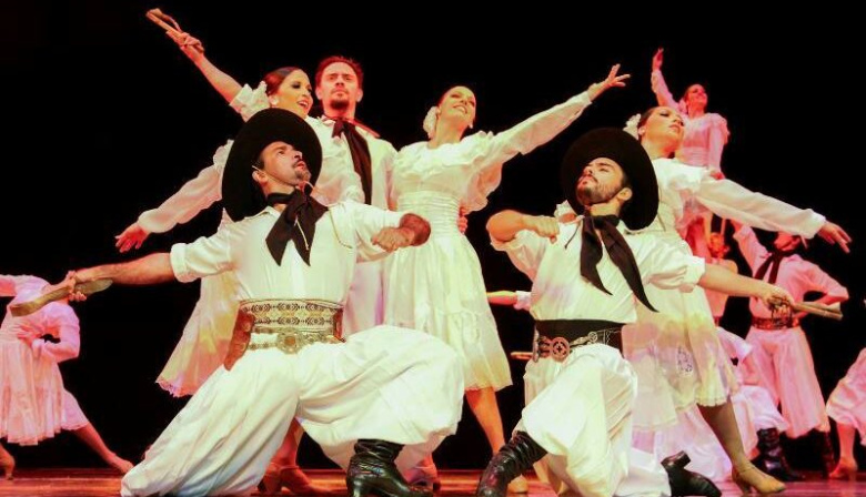 Estudiantes de Folklore organizan una rifa solidaria para solventar gastos de examen final