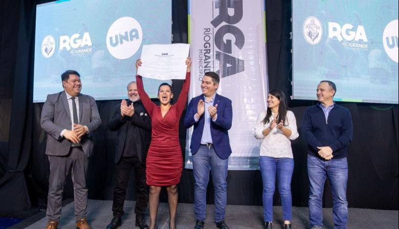 Estudiar en Casa, Ejercer Soberanía: Los primeros Egresados Una hicieron historia en Río Grande