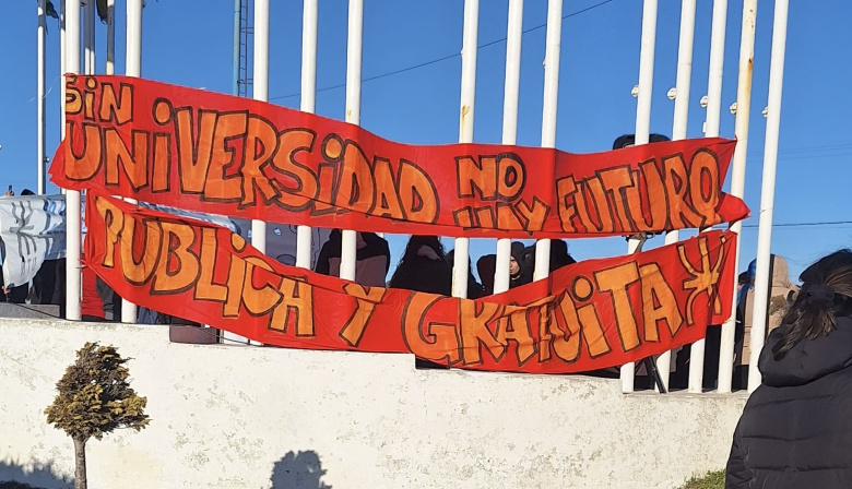 TIERRA DEL FUEGO SE PRONUNCIÓ A FAVOR DE LA UNIVERSIDAD PÚBLICA: “EL PAÍS LE DICE BASTA A LA MOTOSIERRA DE MILEI”