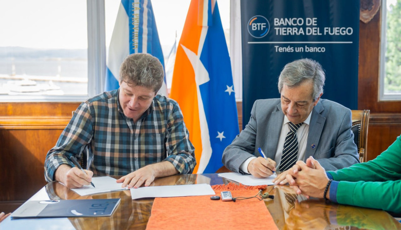 "Contra la motosierra del gobierno nacional lanzamos con el BTF una herramienta de créditos destinada al desendeudamiento de trabadores estatales"