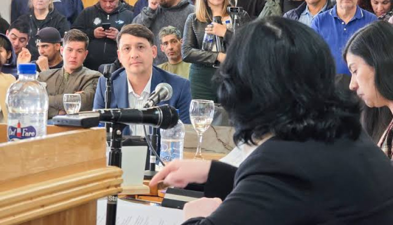 Tensa interpelación al Secretario Legal y Técnico, Alexis Solís