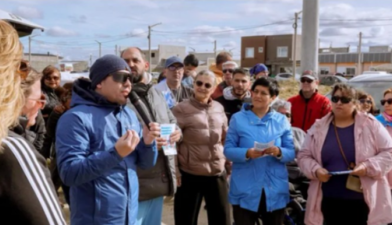 “Somos miles de Fuerza Patria en la provincia para poner un límite a Milei”