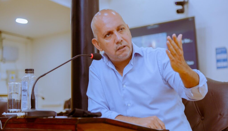 “La Ley 1355 no prohíbe la acuicultura en tierra, lo que prohíbe es el modelo de salmoneras al estilo chileno”