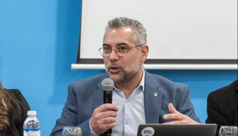 Lapadula advirtió que el Gobierno busca “reconducir el presupuesto para manejar discrecionalmente los fondos”