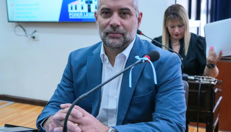 “No voy a votar a ciegas proyectos que hipotecan la provincia”