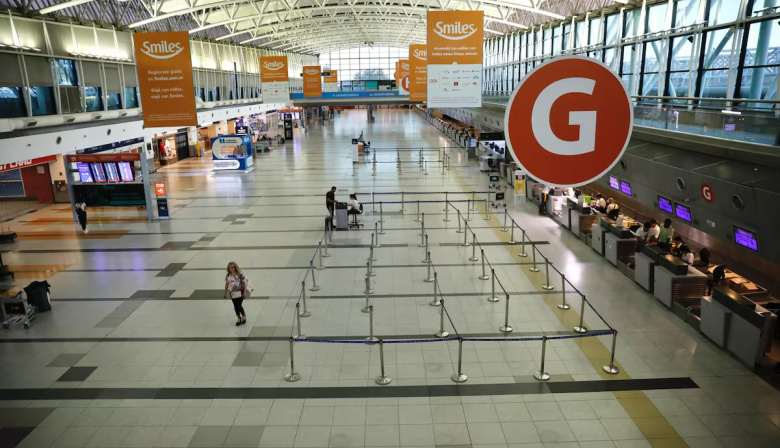 Paro de controladores aéreos en víspera de las Fiestas: cuándo es y cuánto va a durar