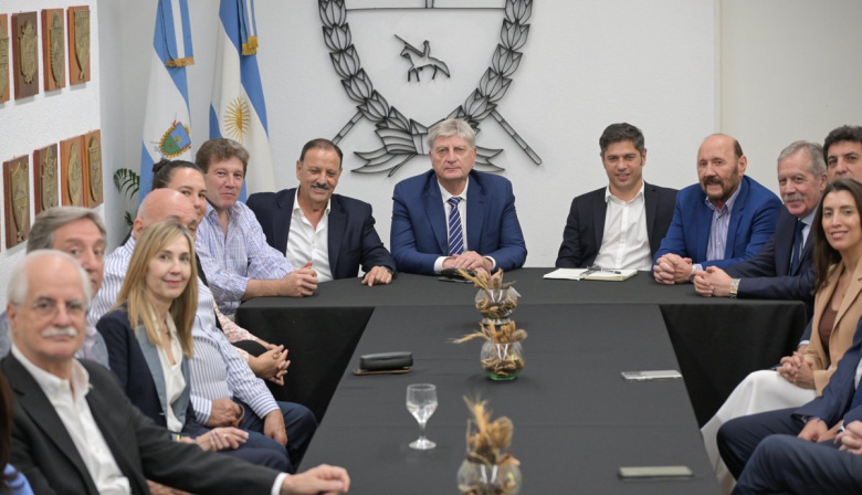 Kicillof, Melella y otros gobernadores se reunieron para "defender los intereses de las provincias"