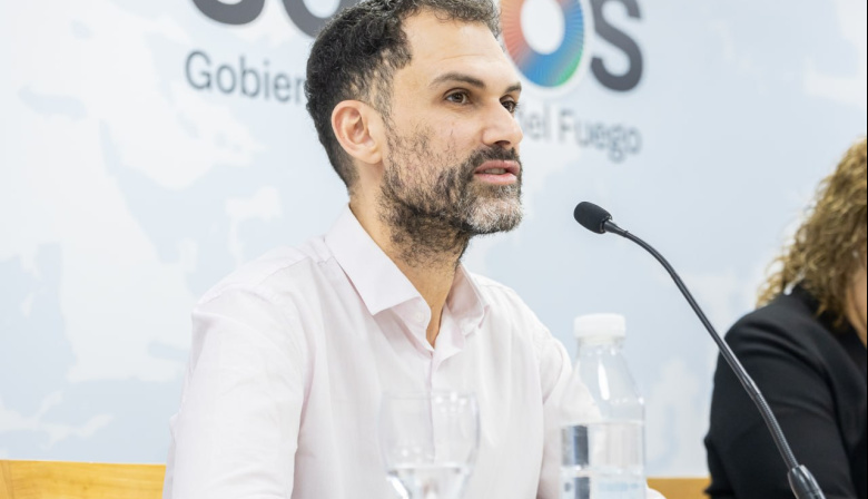 DEVITA: “TIERRA DEL FUEGO SOSTUVO PROGRAMAS NACIONALES Y SALARIOS PESE A LA BAJA SISTEMÁTICA DE RECURSOS”