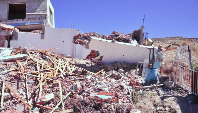 “Emergencia geológica”: tras el deslizamiento de un cerro, piden evacuar otro barrio en Comodoro Rivadavia