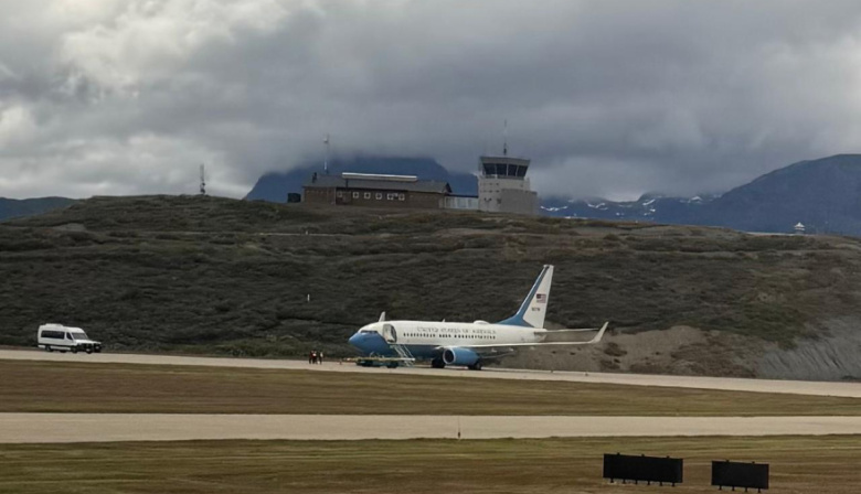 Tensión en el Sur: Un avión militar de EE. UU. aterrizó en Ushuaia en medio de una crisis política por el puerto