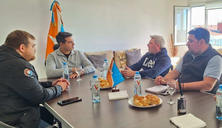 Gobierno provincial y APITUR articulan trabajo conjunto para potenciar el automovilismo provincial