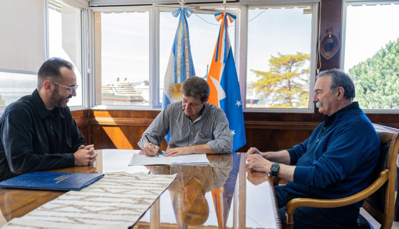 Gobierno interpone accion judicial para defender la autonomia provincial y el puerto de Ushuaia