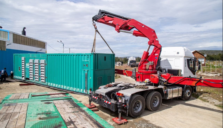 Arribó a la usina de Tolhuin el equipo generador que funcionará de respaldo