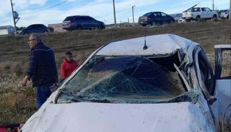 Vuelco en Ruta 3: Los dos ocupantes en Grave Estado