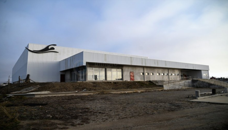 Avanzan los nexos y la logística para finalizar el Natatorio Olímpico Municipal