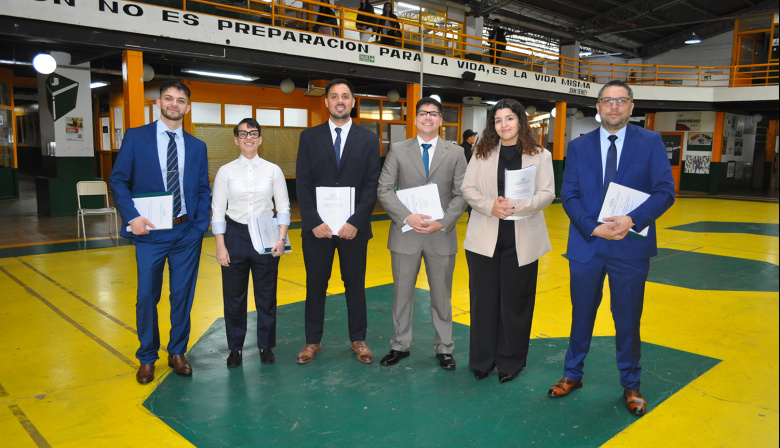 Seis nuevos abogados se graduaron en la sede local de la UCES