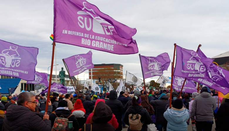 Semana marcada por paros y movilizaciones en las escuelas de Tierra del Fuego