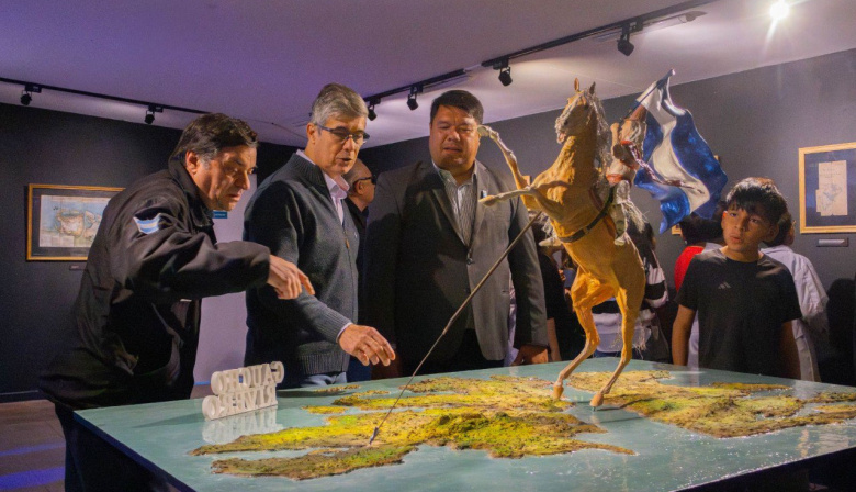 Mes de Malvinas: El municipio inauguró la muestra histórica "ESTE SUELO, NUESTRA PATRIA"