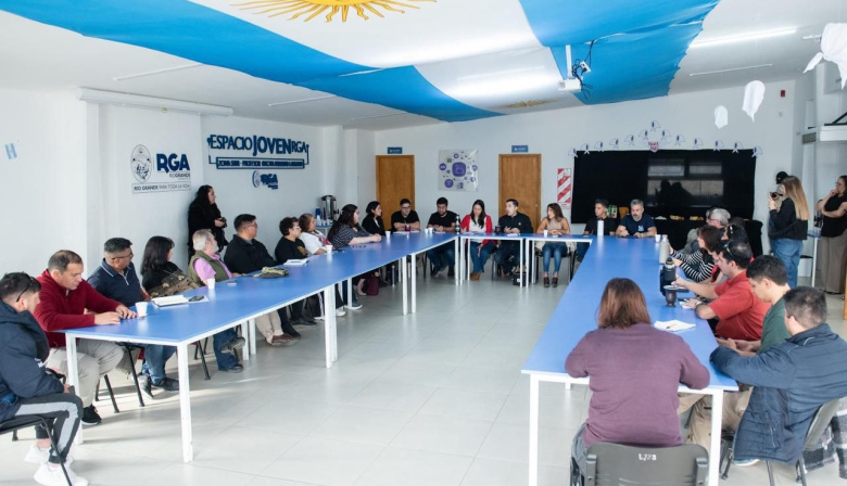 Encuentro entre vecinos y el municipio para abordar desafíos del territorio