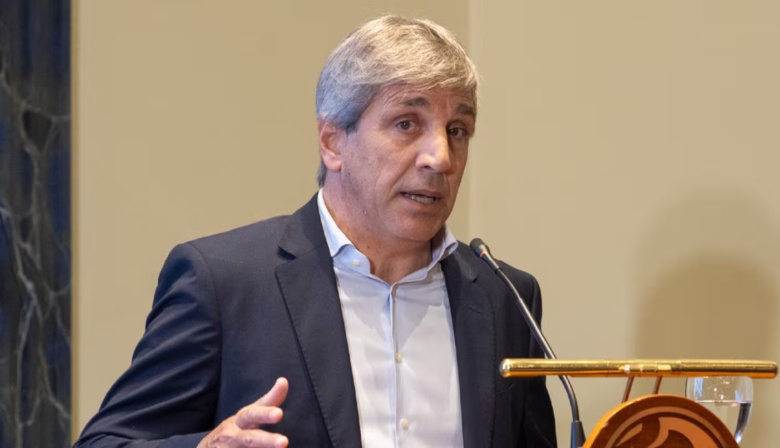 Caputo anticipa inflación en alza y menor actividad, pero descarta estanflación