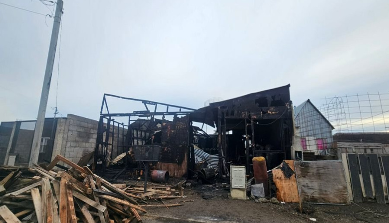 "Se necesita de todo, no quedó nada": el pedido de una familia tras el incendio
