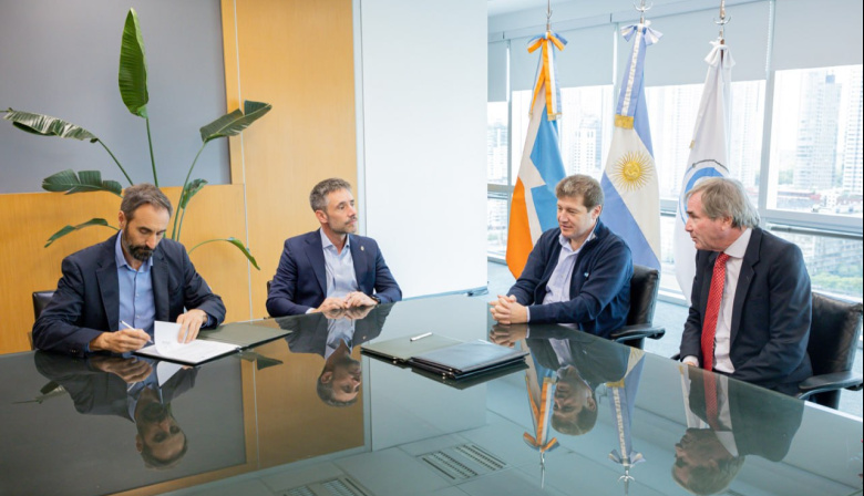 El gobernador Melella firmó con CFI un programara para fortalecer Mipymes fueguinas en sectores acuícola e hidrocarburifero