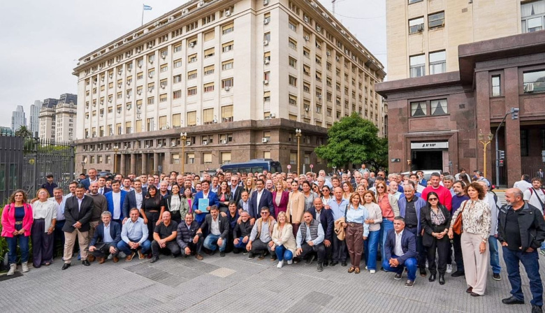 Martin Perez participó del reclamo federal de intendentes ante Noción: "Bajen las Naftas, Activen las Obras"