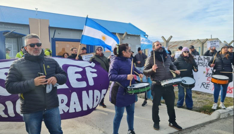 La docencia se movilizó en el acto de lanzamiento de Terra Ignis Energía