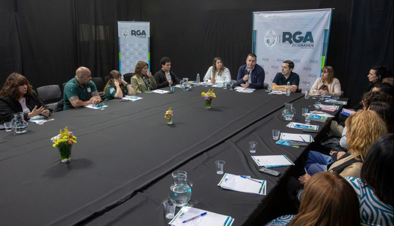 El Municipio y las escuelas secundarias trabajan en una agenda común