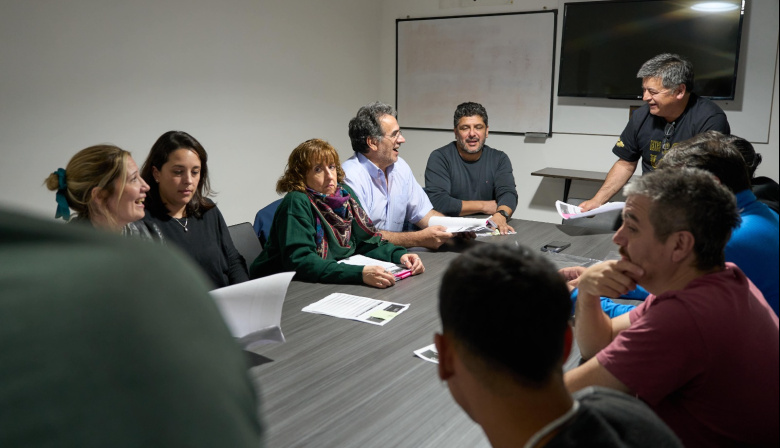 La mesa sindical consolidó el respaldo a la ley de goteo y presentarán 10.000 firmas en la Legislatura