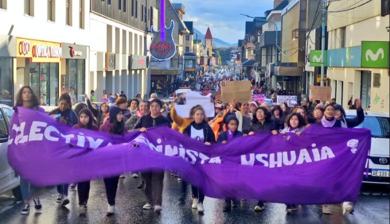 Colectiva Feminista de Ushuaia repudió el avance contra las políticas de género y llamó a sostener la lucha en las calles
