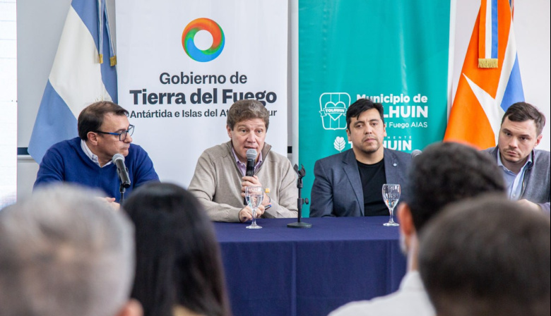 HISTÓRICO: EL GOBERNADOR MELELLA FIRMÓ ACUERDOS EN TOLHUIN PARA LA LLEGADA CONCRETA DE INVERSIONES EN PROYECTOS ACUÍCOLAS